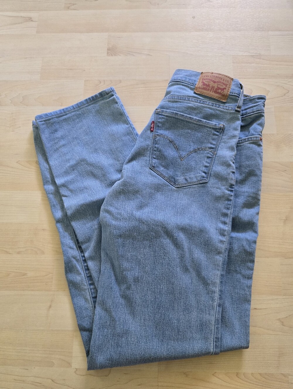 Levis 314 Shaping Straight Jeans Size 28x32